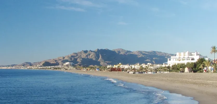 Imagen de la Playa de Vera en Almería. Inmobiliaria en Vera Look and Find.