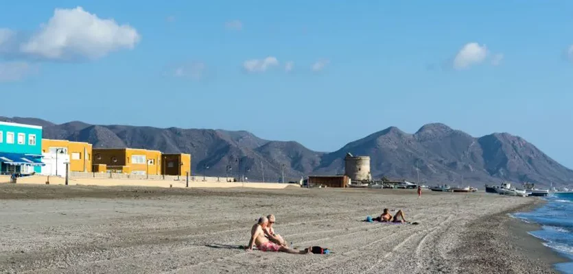 Imagen de la Playa de Cabo de Gata en Almería. Inmobiliaria en Cabo de Gata Look and Find.